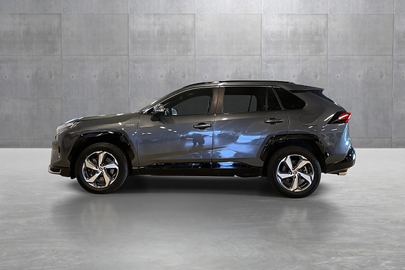 Toyota RAV4 2 of 20