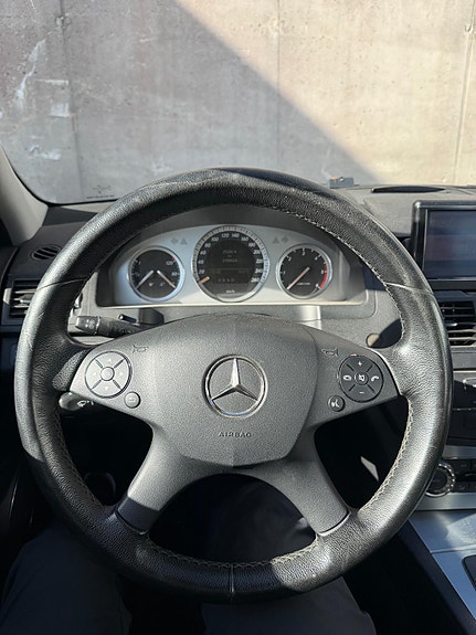 Mercedes-Benz C200 d 10 of 16