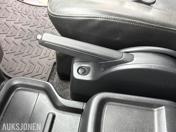 Nissan e-NV200 10 of 15