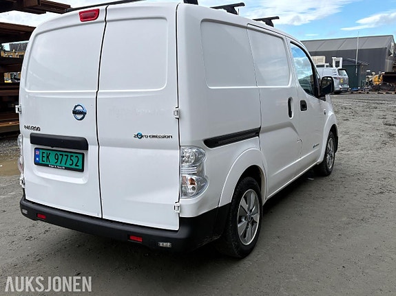 Nissan e-NV200 2 of 15