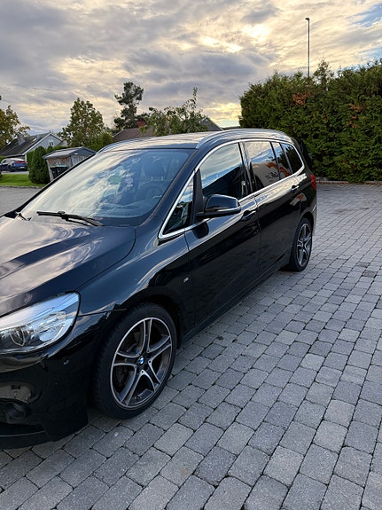 BMW 218d 3 of 17