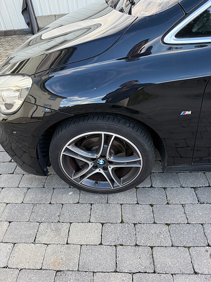 BMW 218d 7 of 17