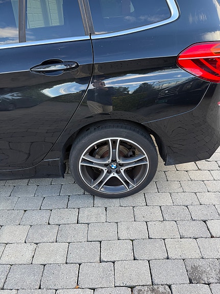 BMW 218d 8 of 17