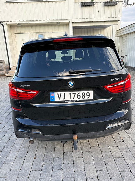 BMW 218d 2 of 17