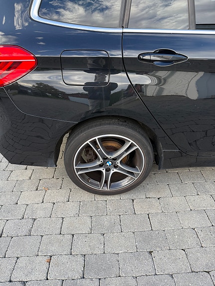 BMW 218d 9 of 17