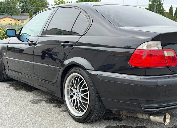 BMW 328i 4 of 15