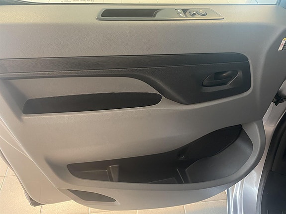 Opel Vivaro 21 of 25