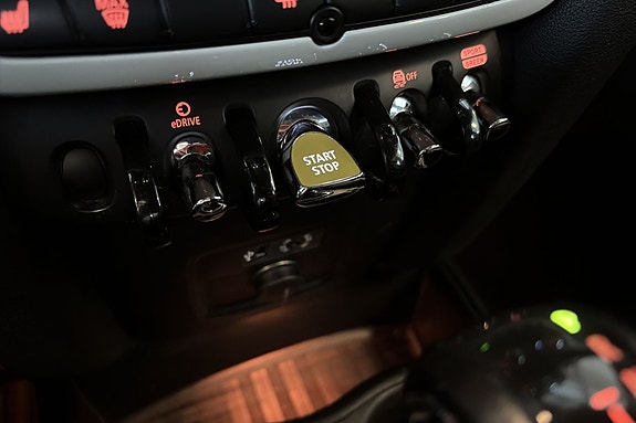 MINI Countryman Cooper SE 25 of 28