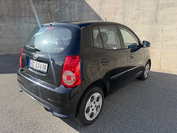 Kia Picanto 5 of 12