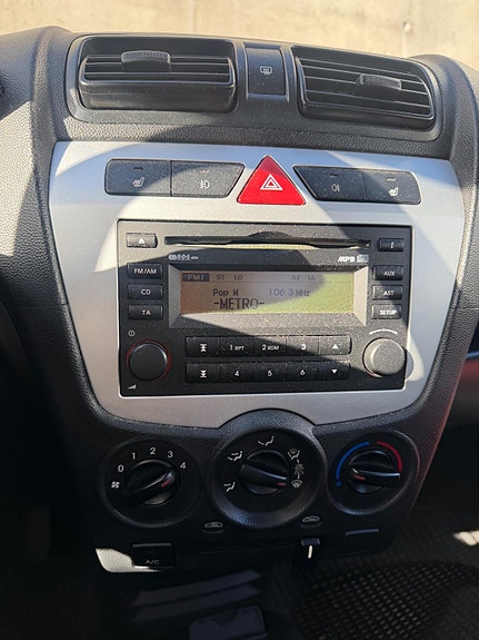 Kia Picanto 10 of 12