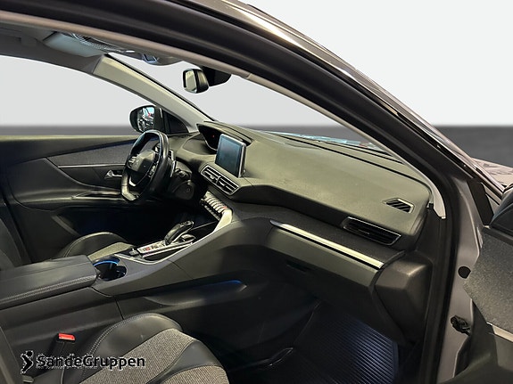 Peugeot 5008 10 of 16