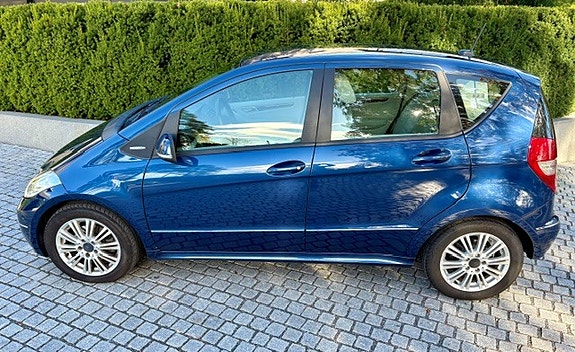 Mercedes-Benz A160 2 of 26