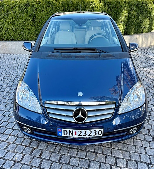 Mercedes-Benz A160 3 of 26