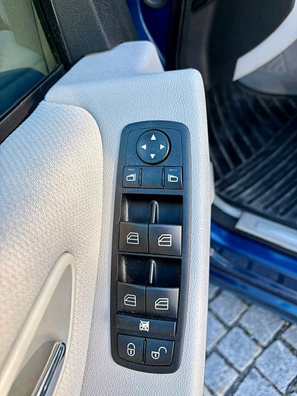 Mercedes-Benz A160 15 of 26