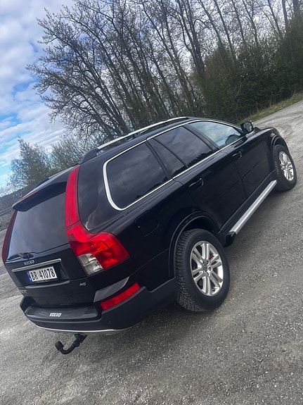 Volvo XC90 11 of 18