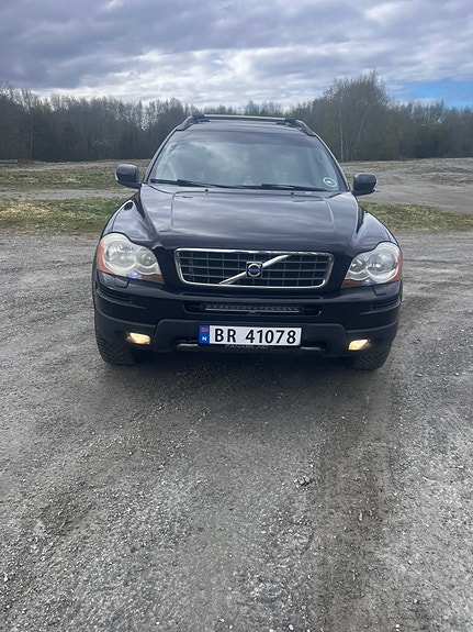Volvo XC90 5 of 18