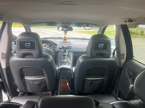 Volvo XC90 15 of 18
