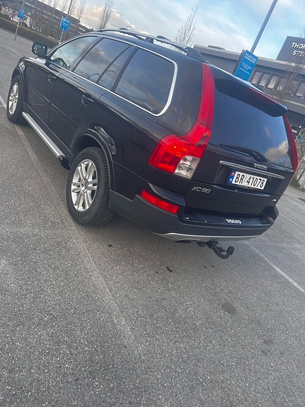 Volvo XC90 10 of 18