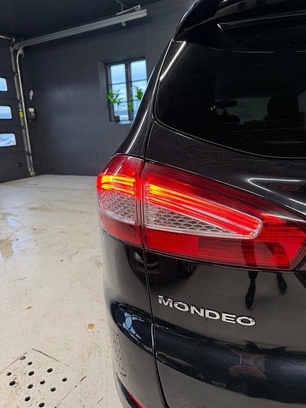 Ford Mondeo 15 of 30