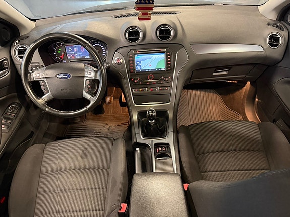 Ford Mondeo 16 of 30