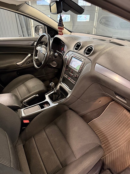 Ford Mondeo 18 of 30
