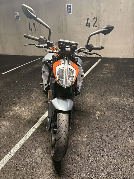KTM 390 Duke 3 of 9