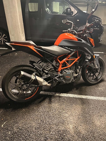 KTM 390 Duke 5 of 9