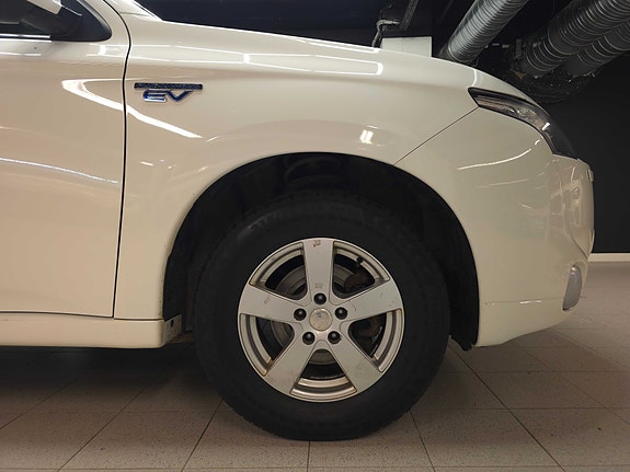 Mitsubishi Outlander 12 of 30