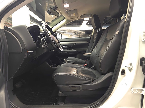 Mitsubishi Outlander 28 of 30