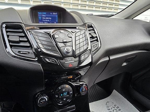 Ford Fiesta 23 of 30