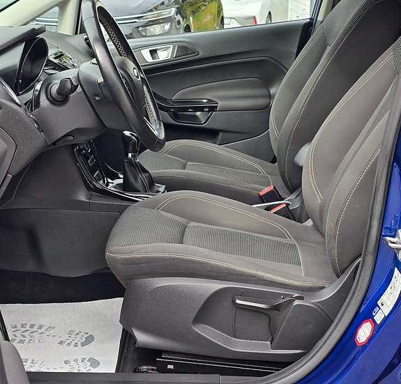 Ford Fiesta 14 of 30