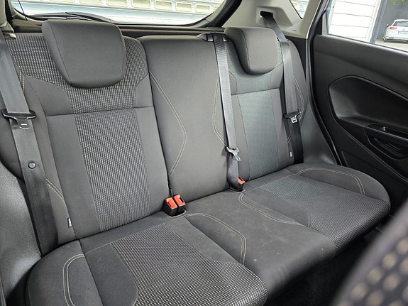 Ford Fiesta 17 of 30