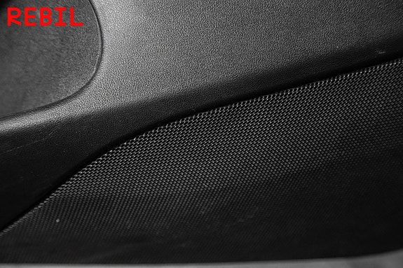 Tesla Model 3 20 of 27