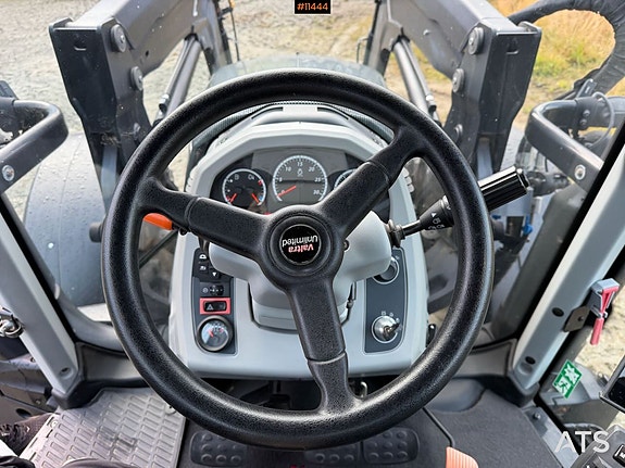 2017 Valtra N174 4x4 traktor m/ frontlaster, ISOBUS, og front PTO 21 of 30