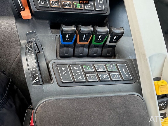 2017 Valtra N174 4x4 traktor m/ frontlaster, ISOBUS, og front PTO 27 of 30