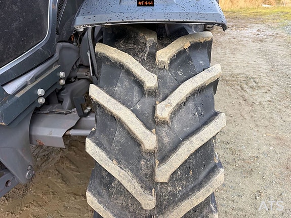 2017 Valtra N174 4x4 traktor m/ frontlaster, ISOBUS, og front PTO 10 of 30
