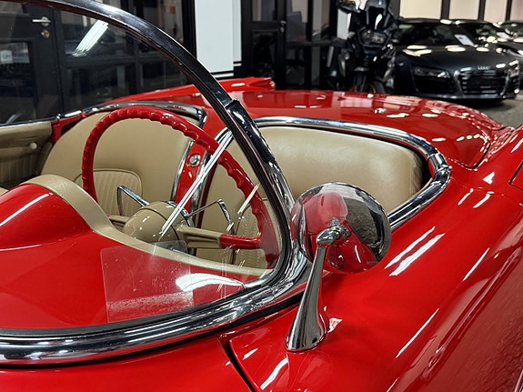 Chevrolet Corvette 12 of 30