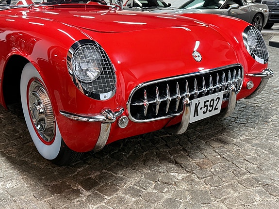 Chevrolet Corvette 8 of 30