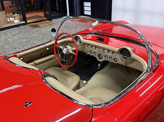 Chevrolet Corvette 18 of 30