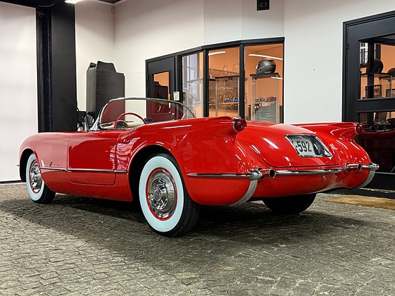 Chevrolet Corvette 3 of 30