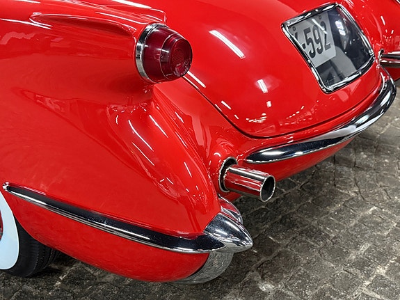 Chevrolet Corvette 17 of 30