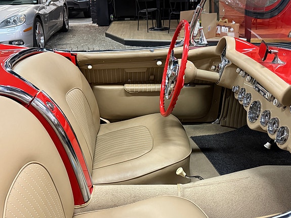 Chevrolet Corvette 22 of 30