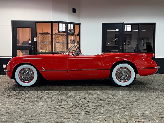 Chevrolet Corvette 2 of 30