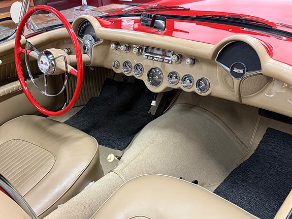 Chevrolet Corvette 23 of 30