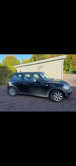 MINI One 3 of 16