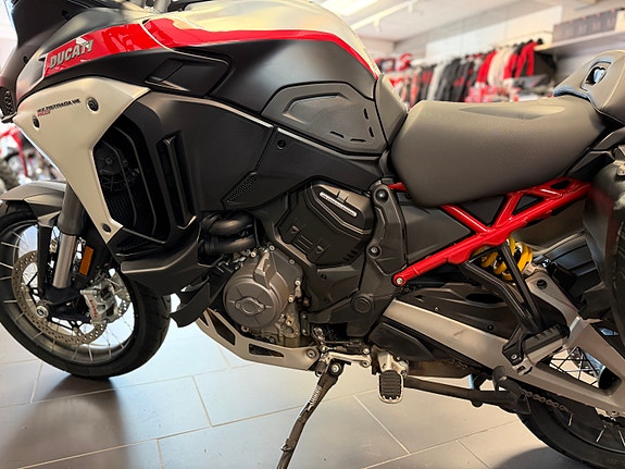 Ducati Multistrada V4 Rally 11 of 12