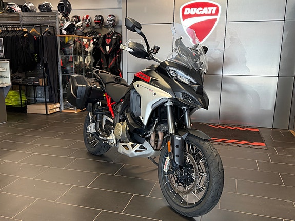 Ducati Multistrada V4 Rally 3 of 12