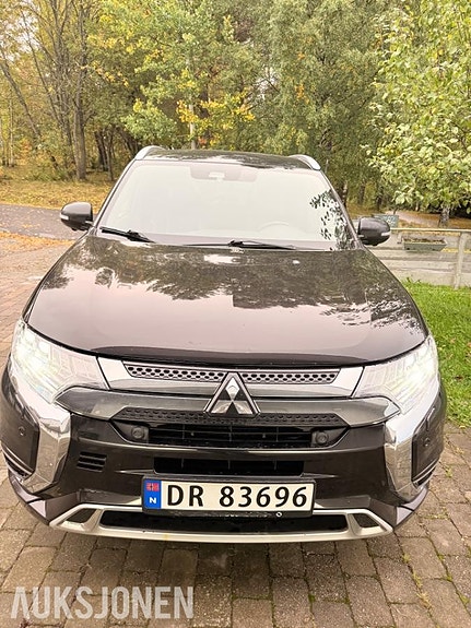 Mitsubishi Outlander 2 of 28