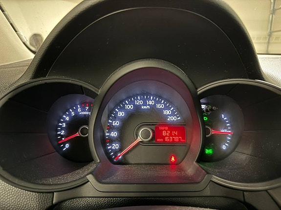 Kia Picanto 19 of 30