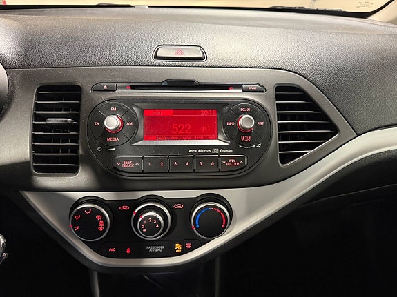 Kia Picanto 14 of 30